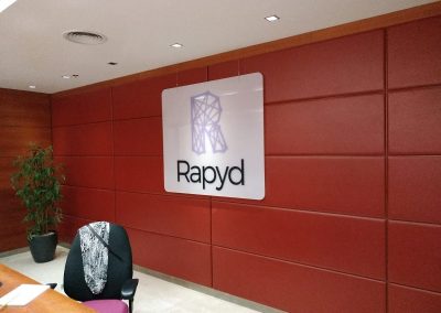 שלט עבור חברת רפיד