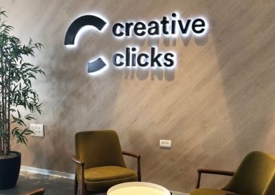שלט יוקרתי creativ clicks