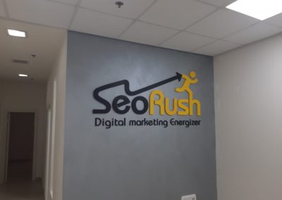 שלט משרד SeoRush